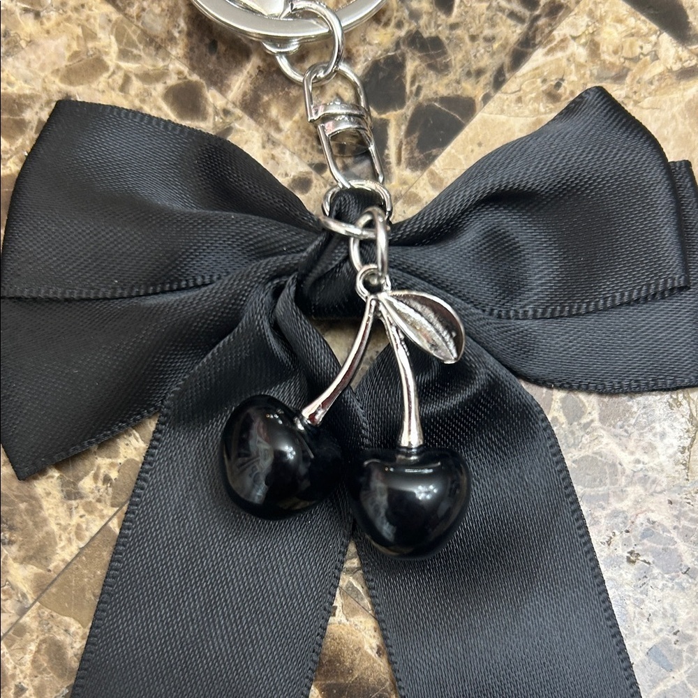 Elegant Black Bow Keychain - Picture 2 of 3